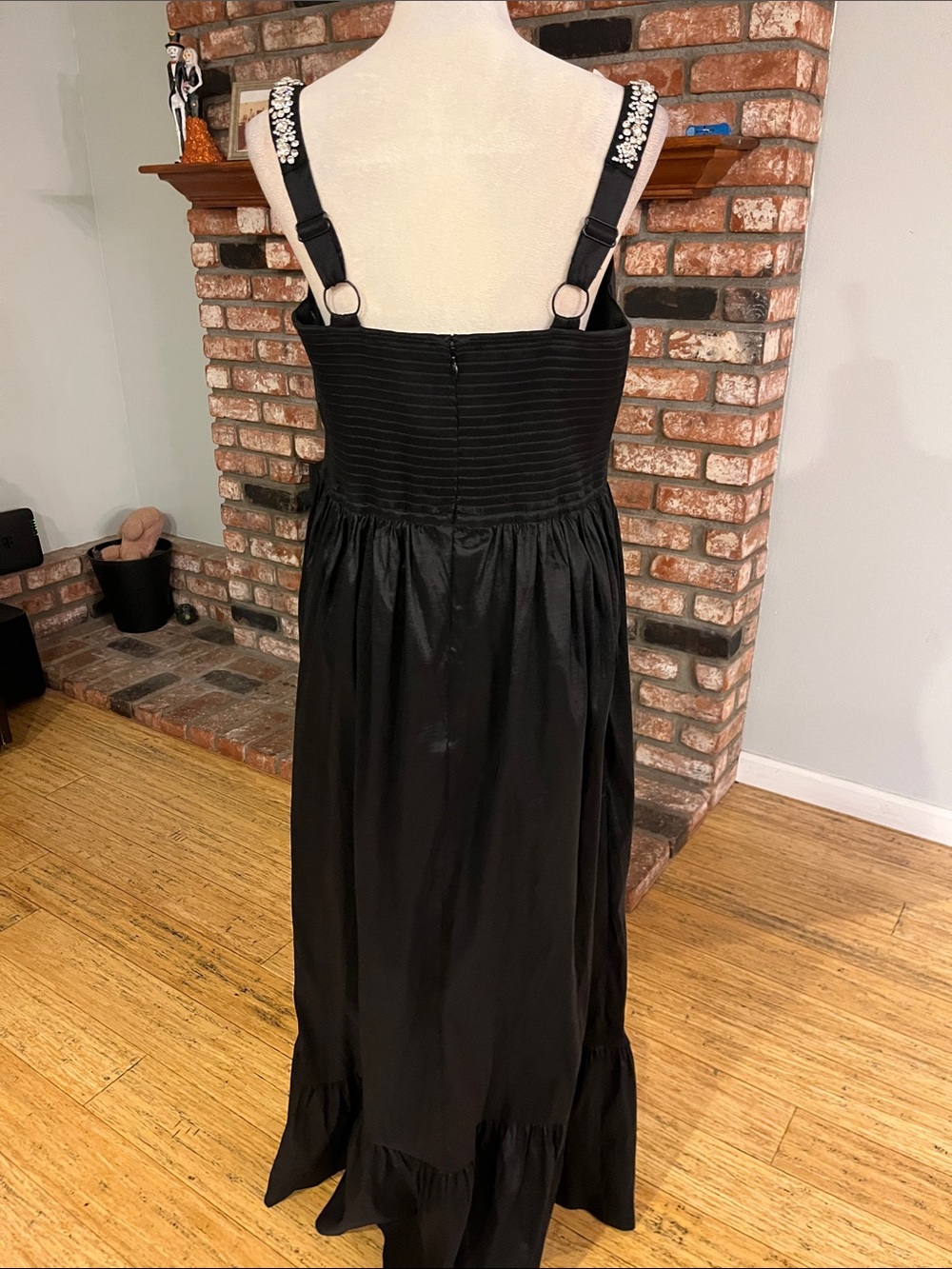 Hutch NWT $350 Ericha crystal embellished gown - Picture 7 of 7